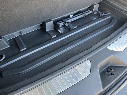 Used 2022 GMC Yukon AT4 image 47