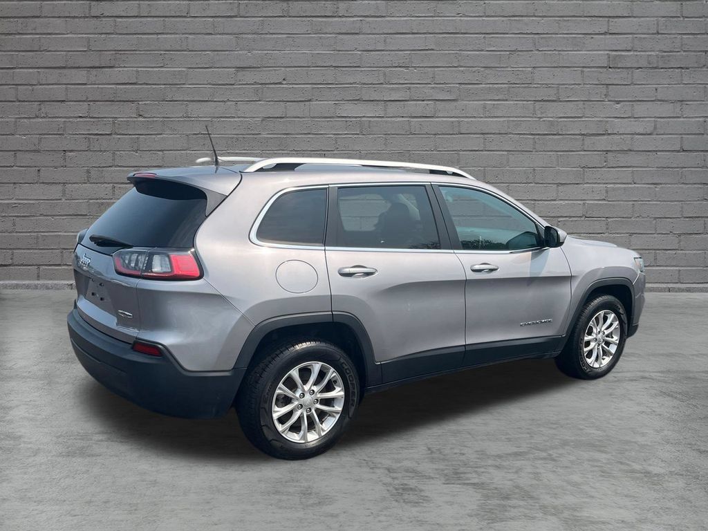 Used 2019 Jeep Cherokee Latitude w/ Popular Appearance Group AWD/4WD image 5