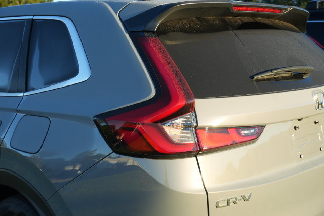 Used 2025 Honda CR-V EX image 16