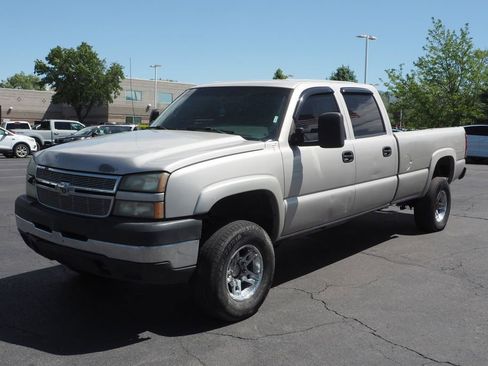 Used 2006 Chevrolet Silverado 2500 LT w/ Heavy-Duty Power Package AWD/4WD image 1