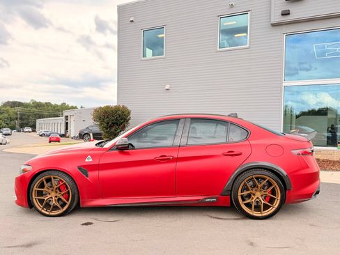 Used 2017 Alfa Romeo Giulia Quadrifoglio RWD image 26