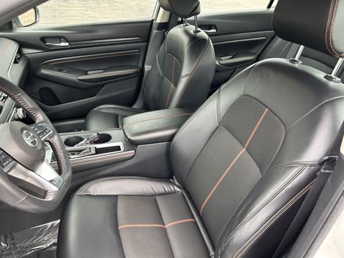 Used 2022 Nissan Altima 2.5 SR FWD image 12