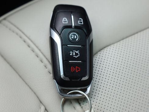 Used 2017 Ford Explorer Platinum AWD/4WD image 39
