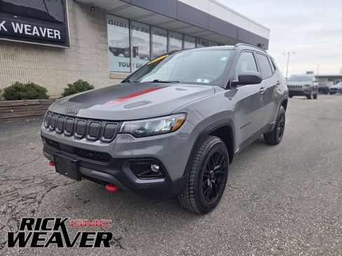 Used 2022 Jeep Compass Trailhawk image 1