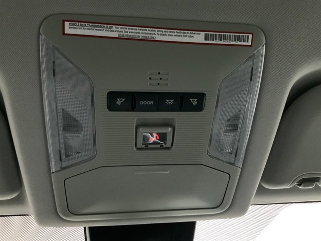 Used 2021 Toyota RAV4 LE AWD/4WD image 32