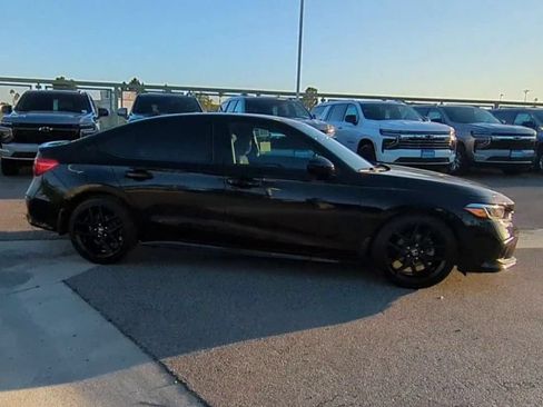 Used 2024 Honda Civic Sport image 9