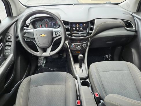Used 2020 Chevrolet Trax LS FWD image 10