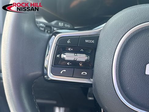 Used 2023 Kia Sorento SX image 31