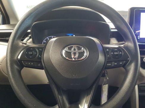Used 2023 Toyota Corolla Cross L image 19