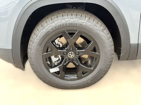 New 2026 Volkswagen Atlas Peak Edition AWD/4WD image 12