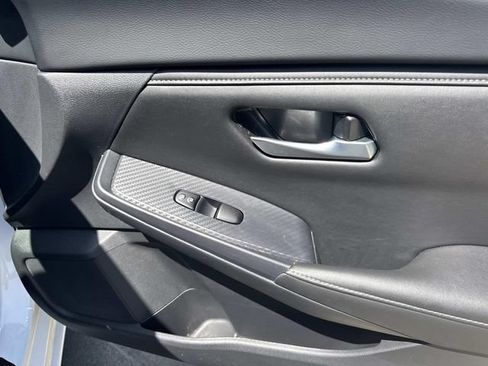Used 2025 Nissan Sentra SV w/ All-Weather Package FWD image 19