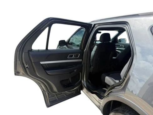 Used 2017 Ford Explorer XLT AWD/4WD image 12