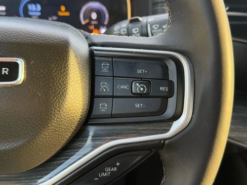 Used 2022 Jeep Wagoneer Series III image 13