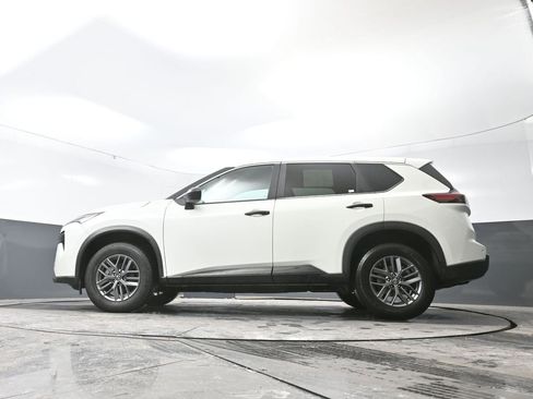 Used 2024 Nissan Rogue S image 52
