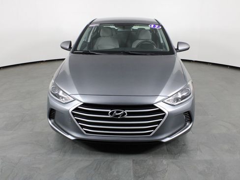 Used 2017 Hyundai Elantra SE image 12