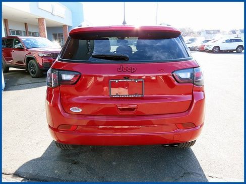 Certified 2022 Jeep Compass Limited w/ (RED) Package image 6