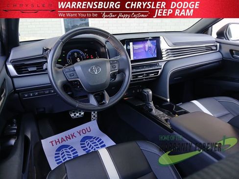 Used 2025 Toyota Camry SE image 14