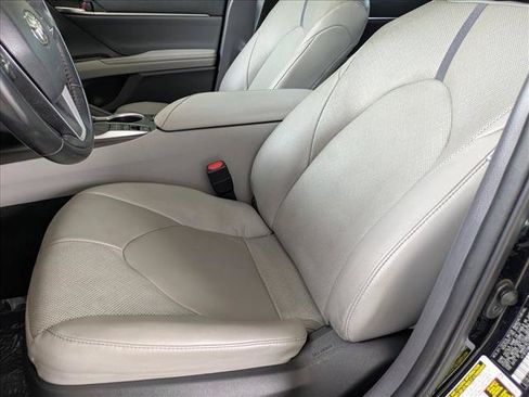 Used 2023 Toyota Camry XLE w/ Navigation Package FWD image 16