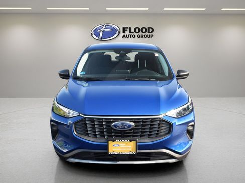 Used 2023 Ford Escape Active AWD/4WD image 2