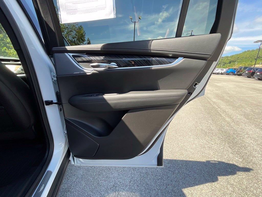 Used 2024 Cadillac XT6 Premium Luxury w/ LPO, Floor Liner Package AWD/4WD image 23