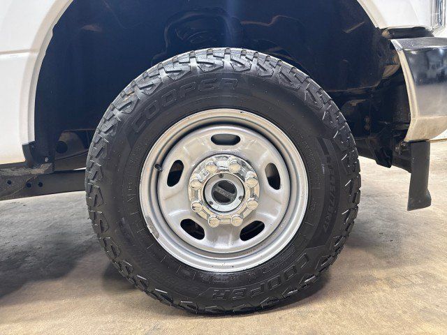 Used 2022 Ford F250 XL w/ Power Equipment Group AWD/4WD image 32