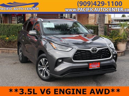 Used 2021 Toyota Highlander XLE image 1