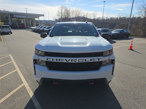 Used 2020 Chevrolet Silverado 1500 Custom w/ Custom Value Package image 9