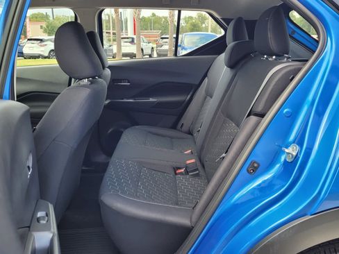 Used 2023 Nissan Kicks SV image 4