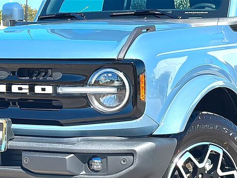 Used 2025 Ford Bronco Outer Banks AWD/4WD image 4