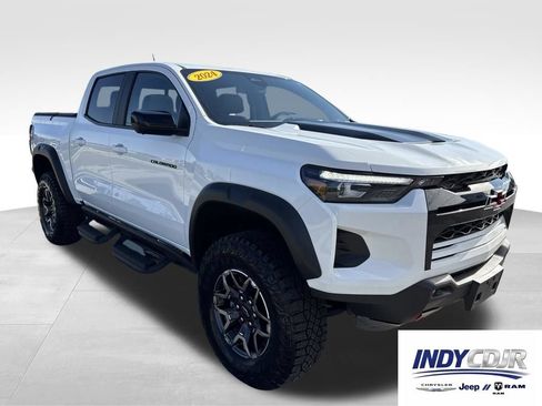 Used 2024 Chevrolet Colorado ZR2 w/ Technology Package AWD/4WD image 3