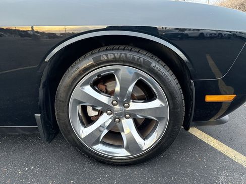 Used 2014 Dodge Challenger R/T image 10