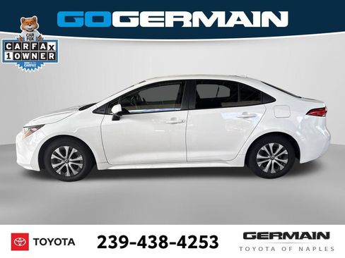 Used 2022 Toyota Corolla LE FWD image 2