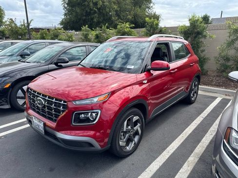 Certified 2022 Hyundai Venue Limited FWD image 1