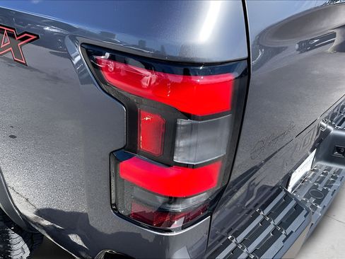Used 2024 Nissan Frontier PRO-4X AWD/4WD image 30
