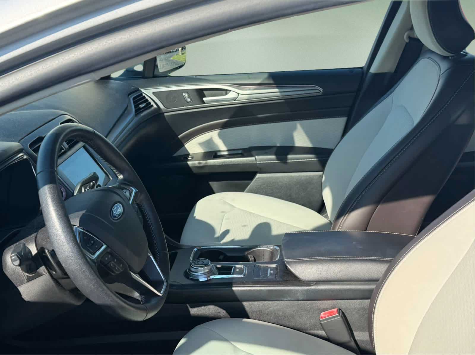 Used 2019 Ford Fusion SE w/ Equipment Group 151A FWD image 8
