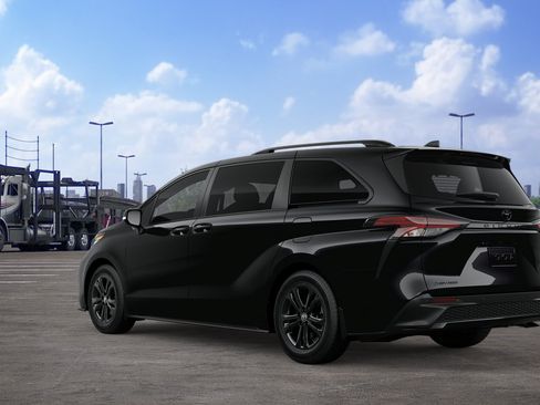 New 2026 Toyota Sienna XSE AWD/4WD image 6