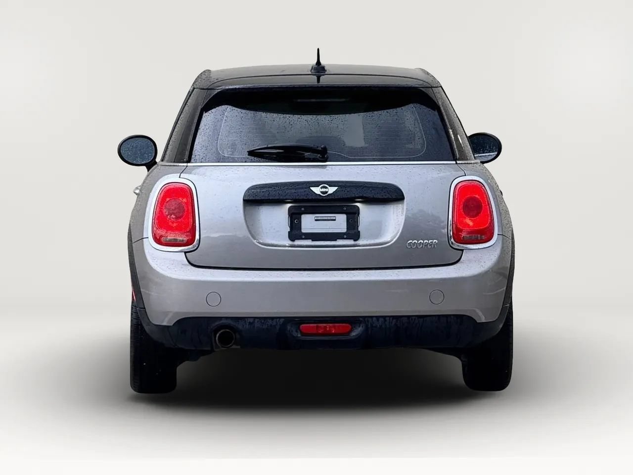 Used 2017 MINI Cooper 4-Door Hardtop FWD image 8