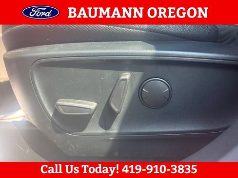 Used 2020 Ford Escape Titanium w/ Titanium Premium Package 2.0 AWD/4WD image 18