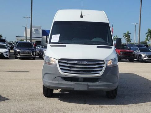 Used 2021 Freightliner Sprinter 2500 RWD image 2
