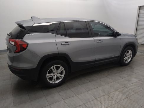 Used 2024 GMC Terrain SLE FWD image 10