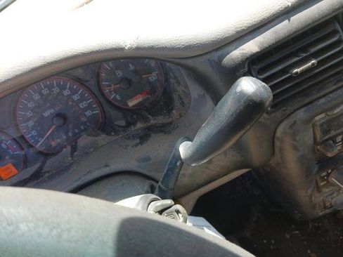 Used 2004 Pontiac Montana Extended w/ Climate Package FWD image 36