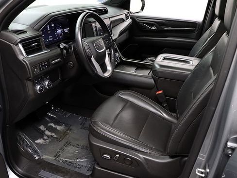 Used 2023 GMC Yukon XL Denali image 10