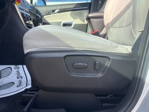 Used 2014 Chevrolet Captiva Sport LT w/ Convenience Package image 18