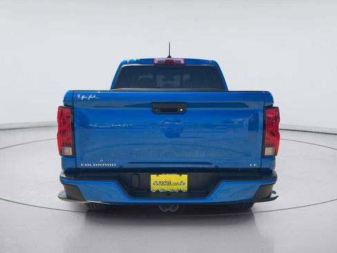Used 2023 Chevrolet Colorado LT w/ LT Convenience Package II AWD/4WD image 5