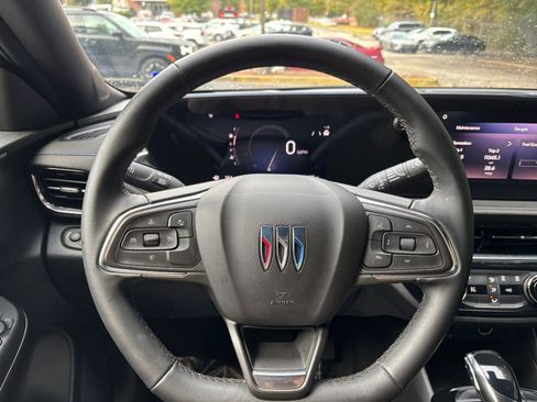 Used 2025 Buick Envista Sport Touring image 28