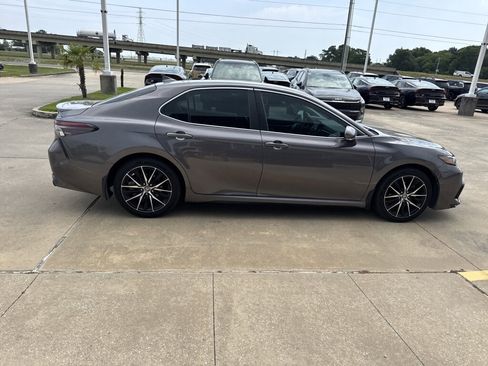 Used 2023 Toyota Camry SE w/ Convenience Package FWD image 15