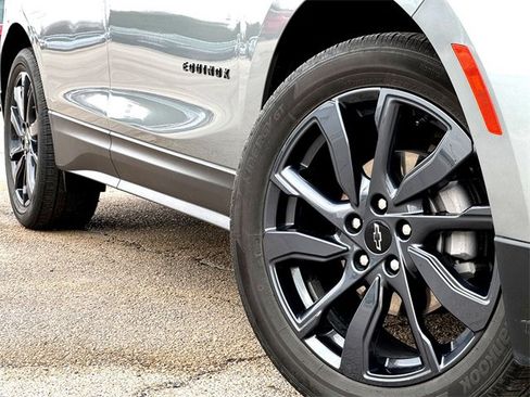 Used 2024 Chevrolet Equinox RS image 2