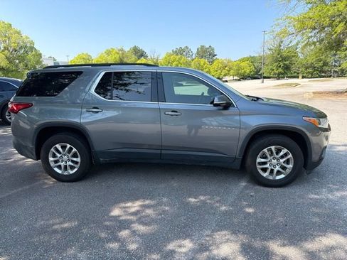 Used 2020 Chevrolet Traverse LT FWD image 6