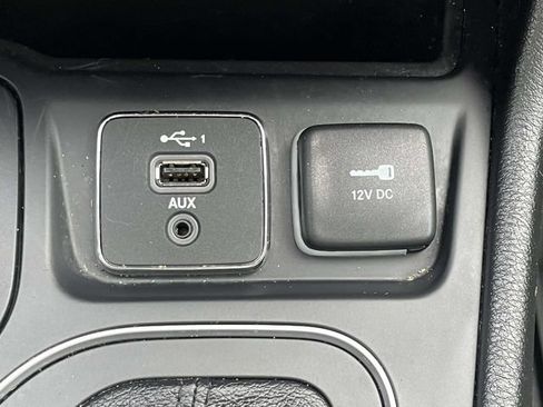 Used 2021 Jeep Cherokee Latitude Plus w/ Sun & Sound Group FWD image 29