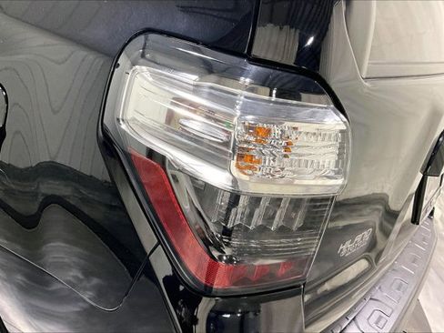 Used 2015 Toyota 4Runner SR5 image 29